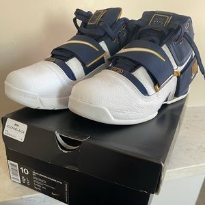 Nike Lebron Zoom Soldier 1